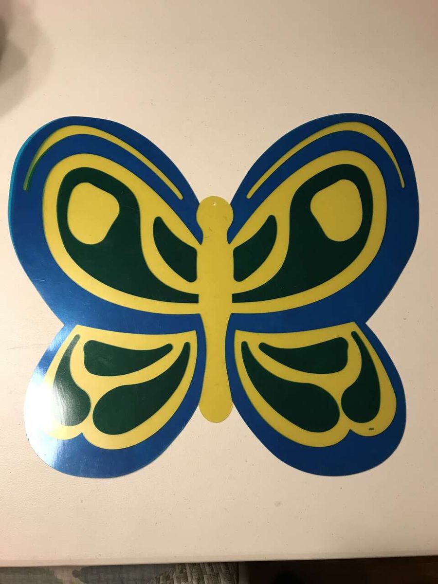 Butterflies Plastic Very Large, used 15” x 18” 19-count and Very Large Flowers 14” x 14”