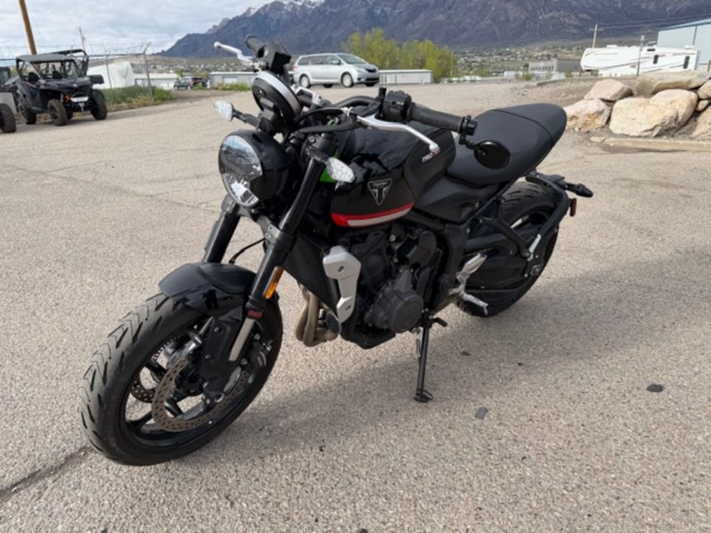 2022 Triumph Trident 660 Sapphire Black