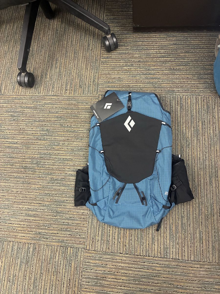 Black Diamond Distance 22 Backpack - Desert Sky Blue - New With Tags