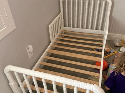 Toddler bed