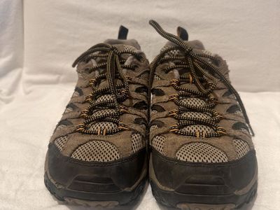 Merrell walnut men’s size 11 beige/black hiking shoes