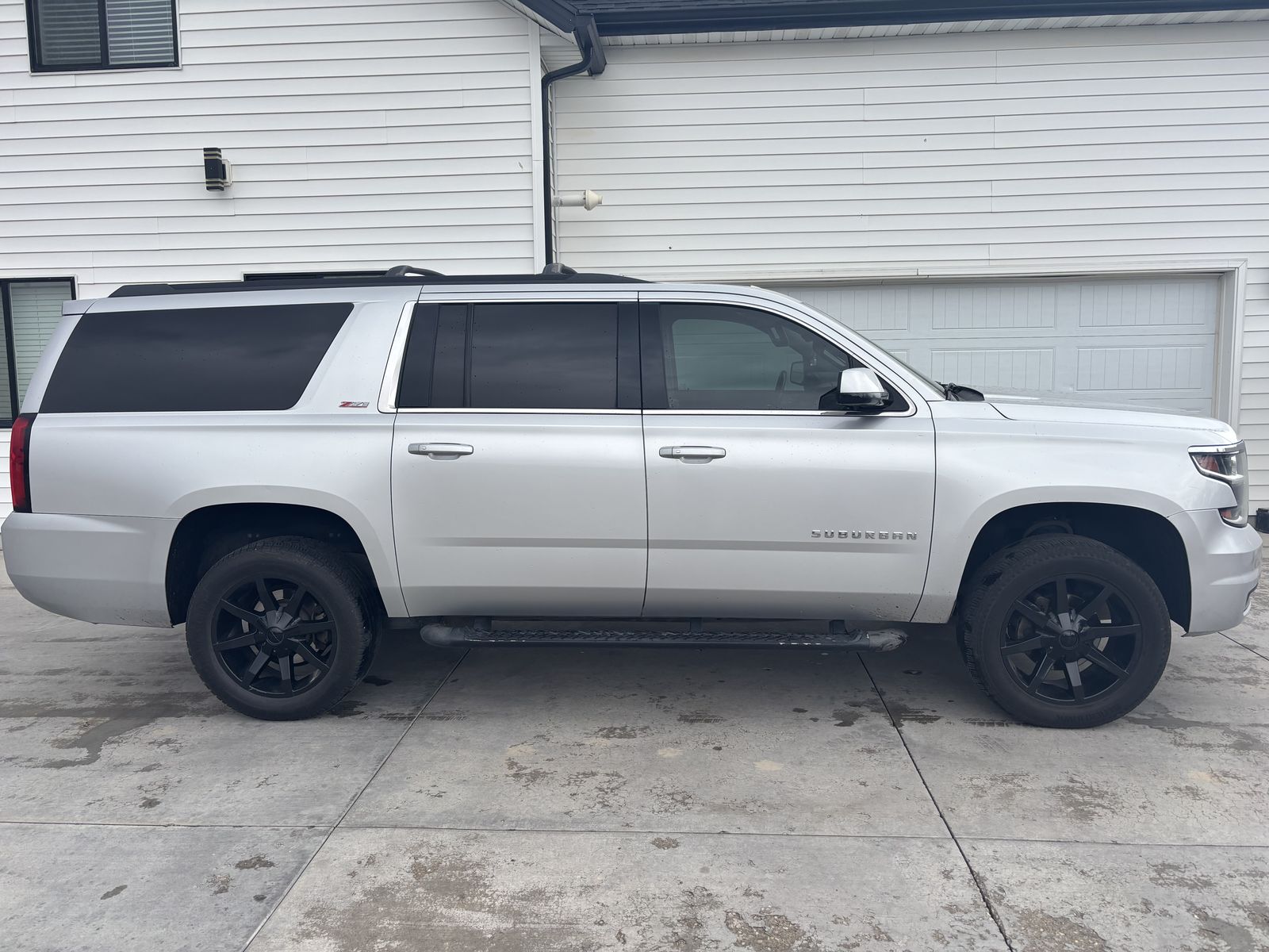 2017 CHEVROLET SUBURBAN LT