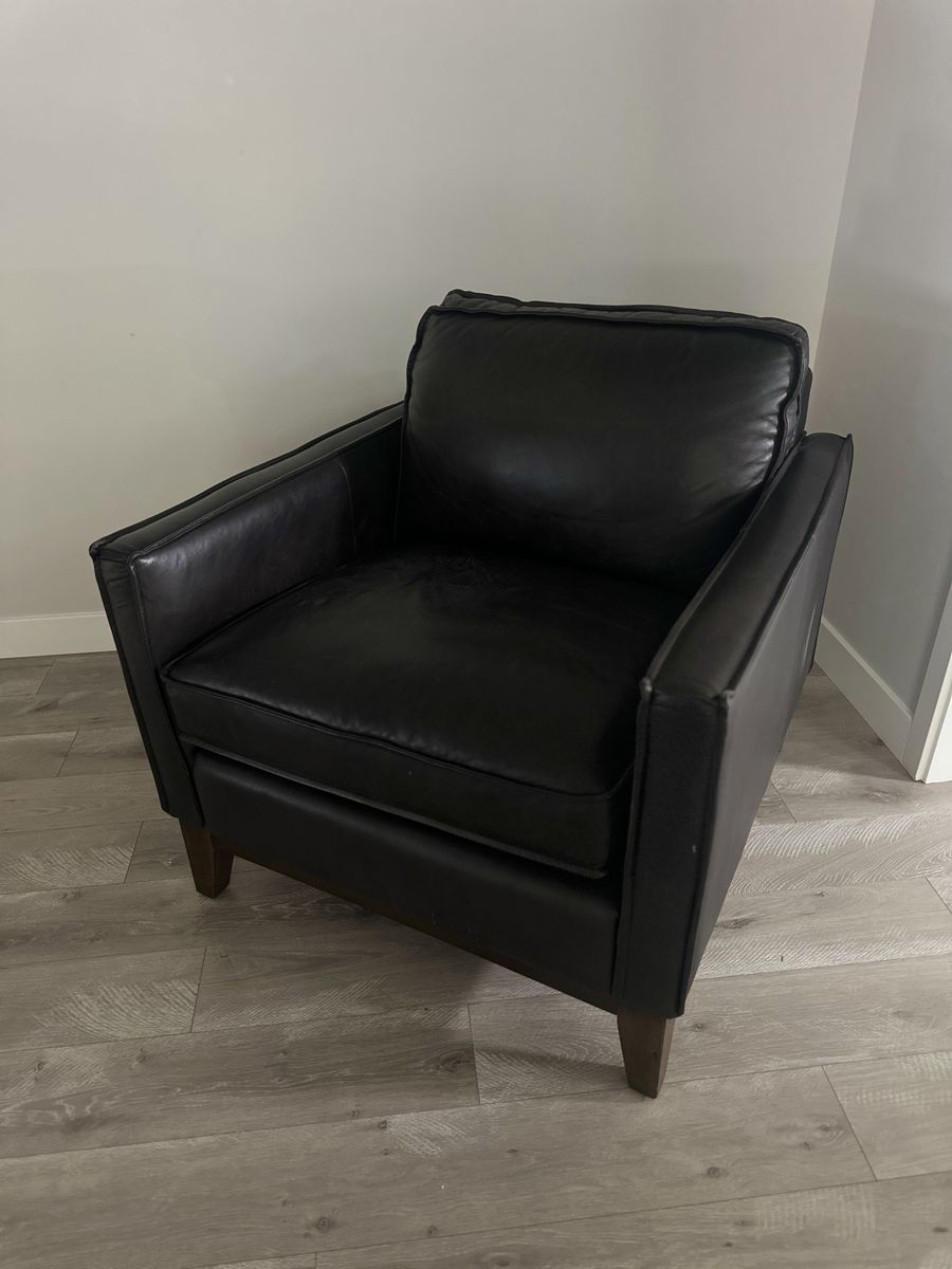 Downeast Home Full Black Leather Armchair - Modern Club Chair with Wood Legs OBO
