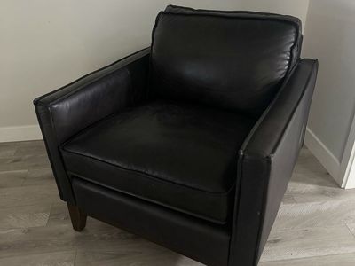 Downeast Home Full Black Leather Armchair - Modern Club Chair with Wood Legs OBO