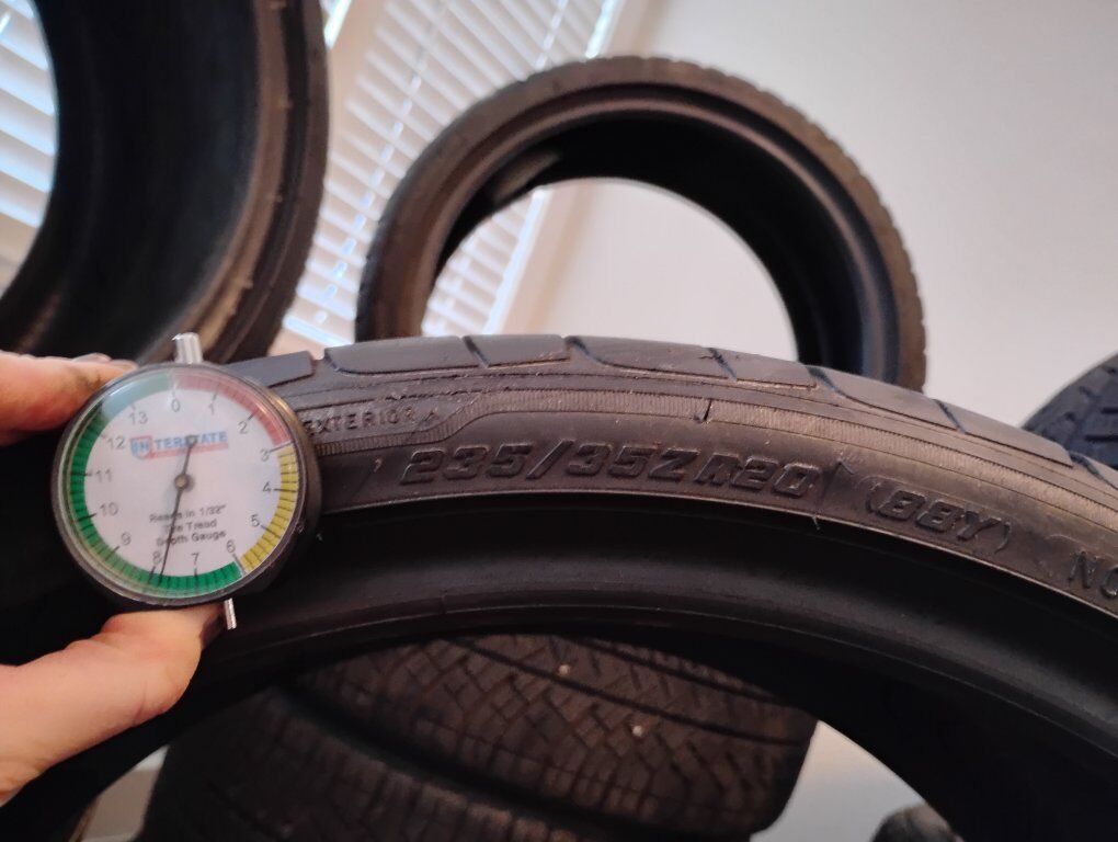 2️ Goodyear Eagle 235/35 ZR20