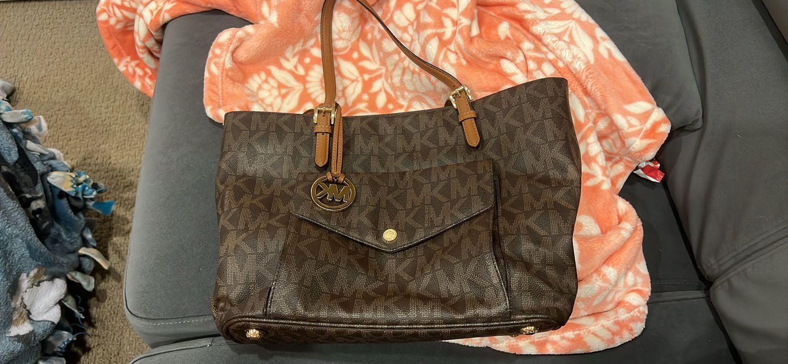 Authentic Michael Kors Jet Set Large Pocket Tote - Brown Monogram Leather