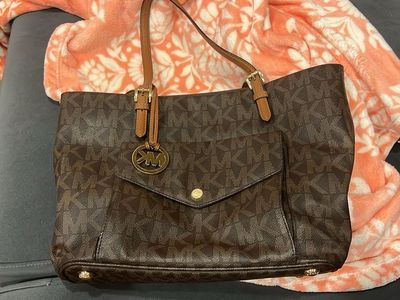 Authentic Michael Kors Jet Set Large Pocket Tote - Brown Monogram Leather