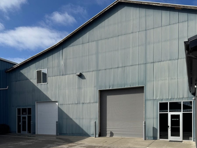 20,378 SF Temp Controlled Manufacturing- Dust Collection- 480 Volt Power