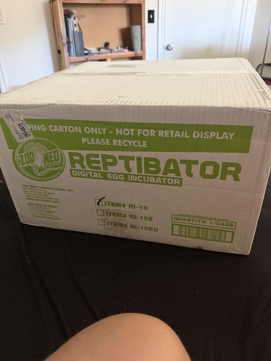 Zoo Med Reptibator Digital Egg Incubator RI-10 - Stable Temp & Humidity Control