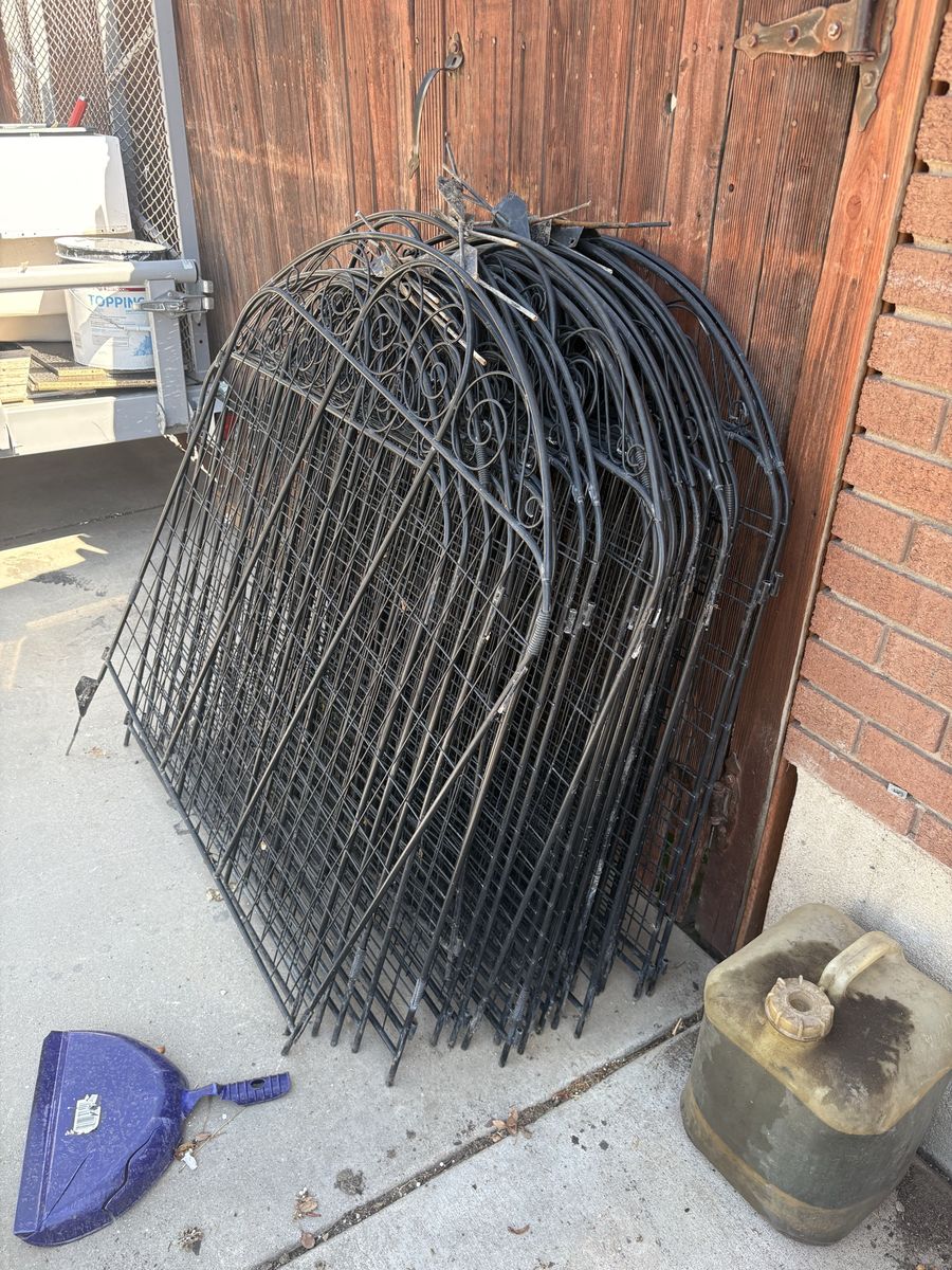Decorative Black Wrought Iron Garden Fence Panels - Set of 20+ Arch Top Sections