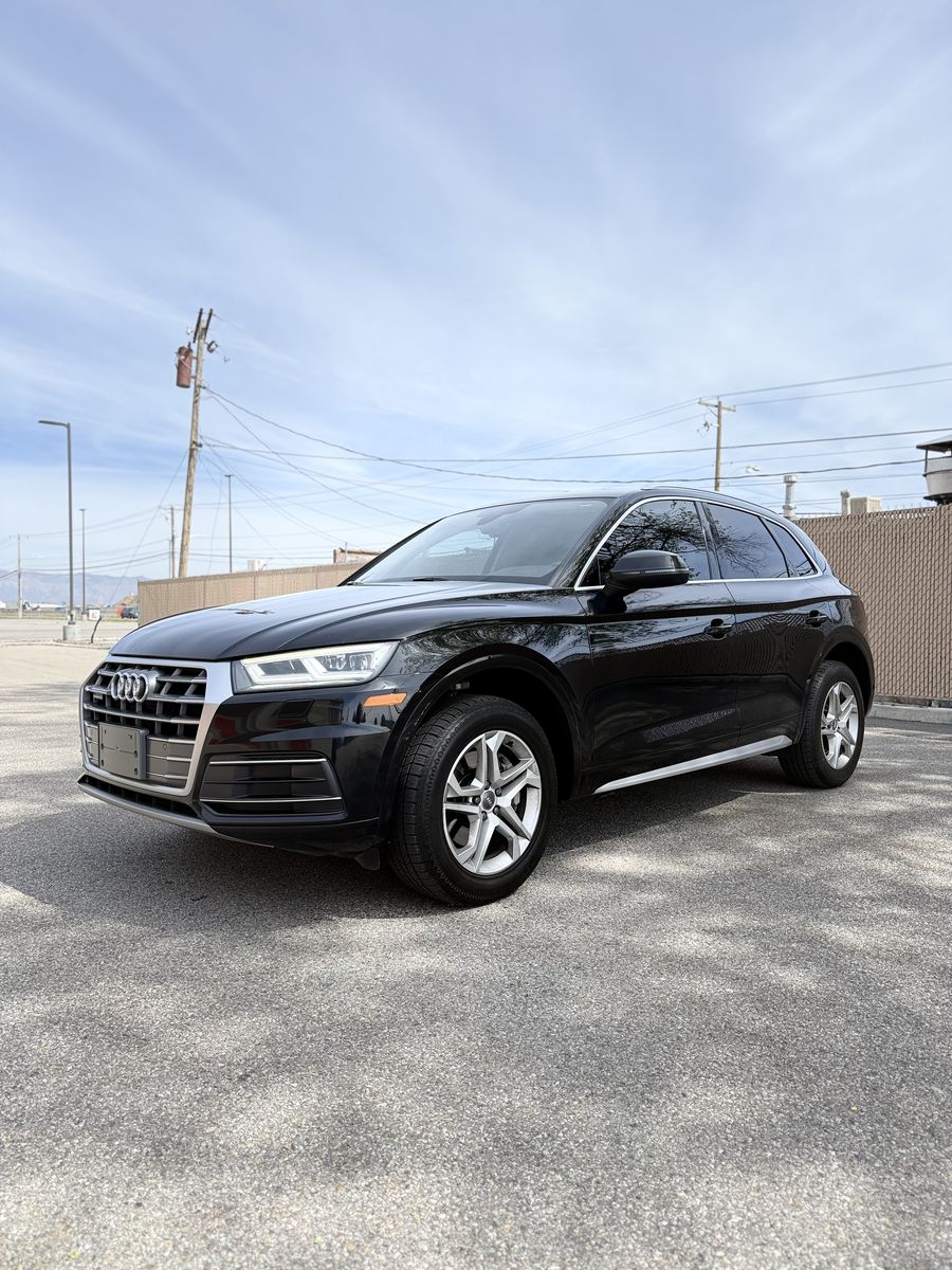 2018 Audi Q5 2.0T quattro Premium Plus