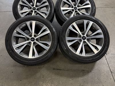 2023 ford expedition platinum OEM 22in wheels/ 285/45/22 tires