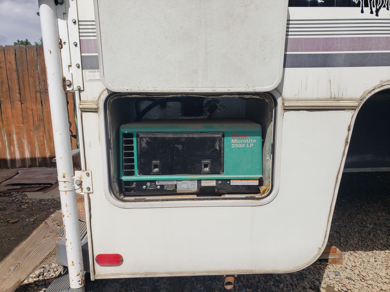 Caribou slide in camper