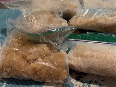 Water kefir grains/ granos de búlgaro de agua