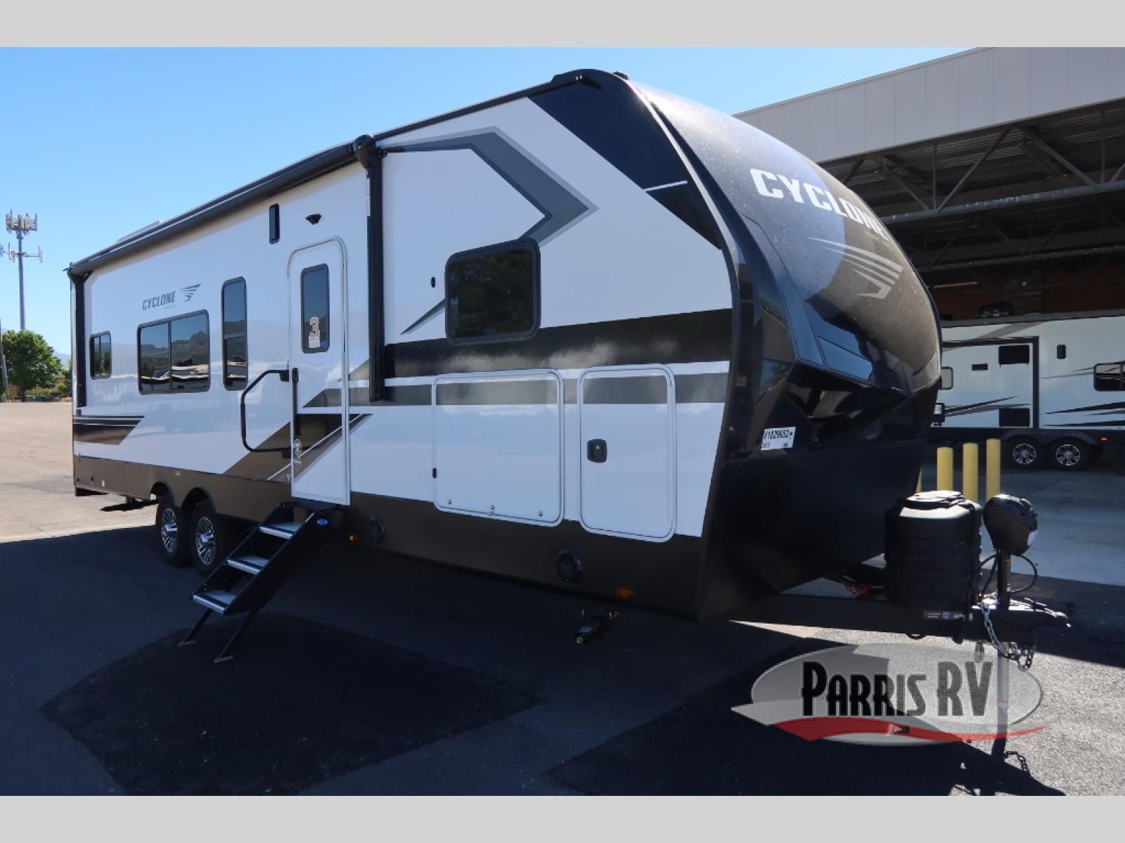 New 2027 Heartland Cyclone 2615