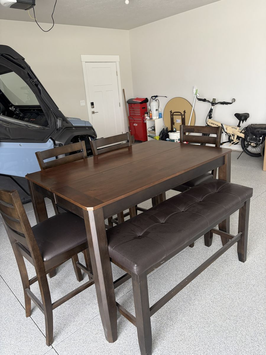 Table and Chairs for 6