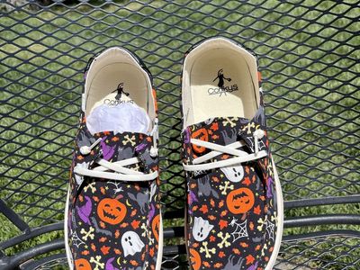 Shoes size 9