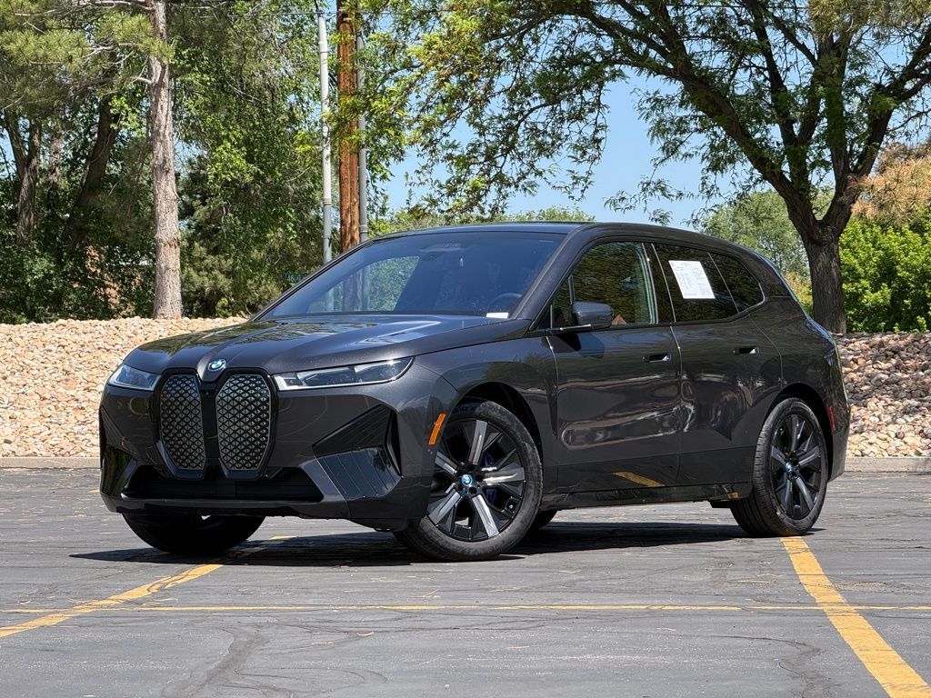 2025 BMW iX xDrive50