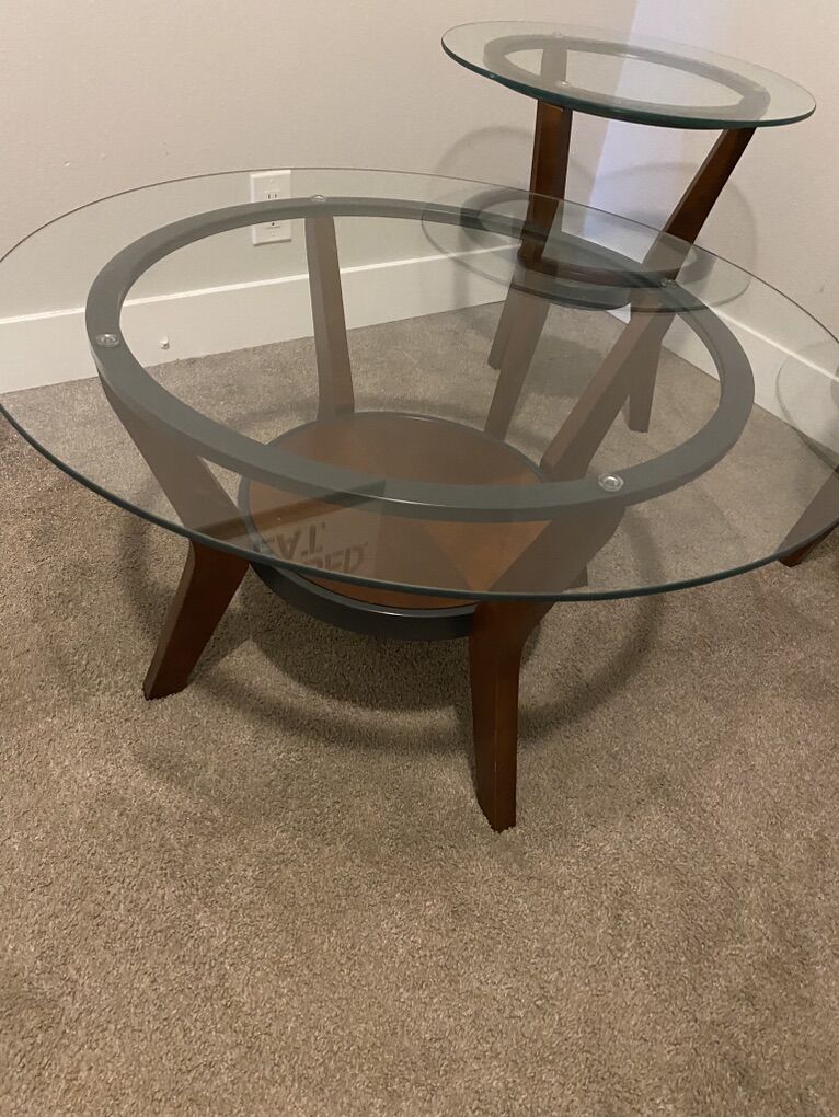 Table Set Of 3 Tables/stands