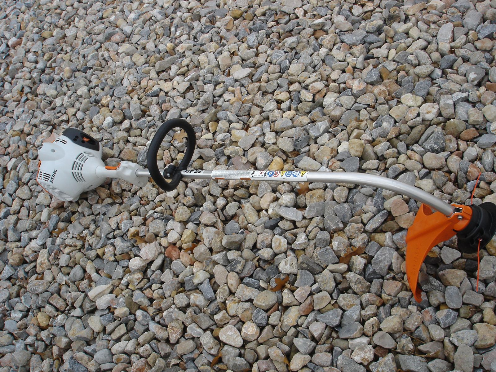 Stihl FS 40 Curve Shaft Weed Eater – Runs Excellent! Starts easy and runs strong!
