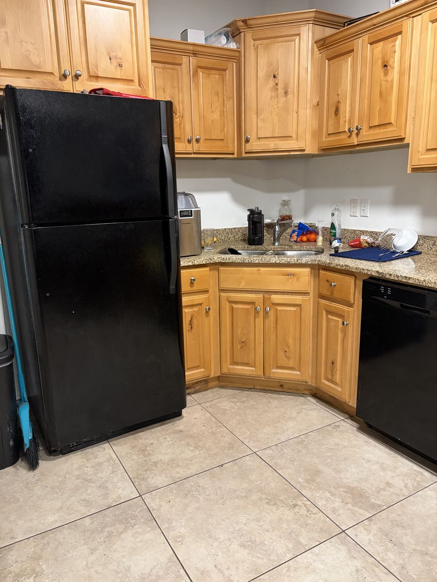 Main image 6