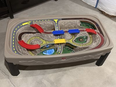 Step2 Deluxe Canyon Road & Train Table and Kids Activity Table