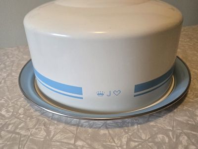 Jamie Oliver Retro Cake Carrier with Lid - Light Blue & White Enamel, Round, Excellent Condition