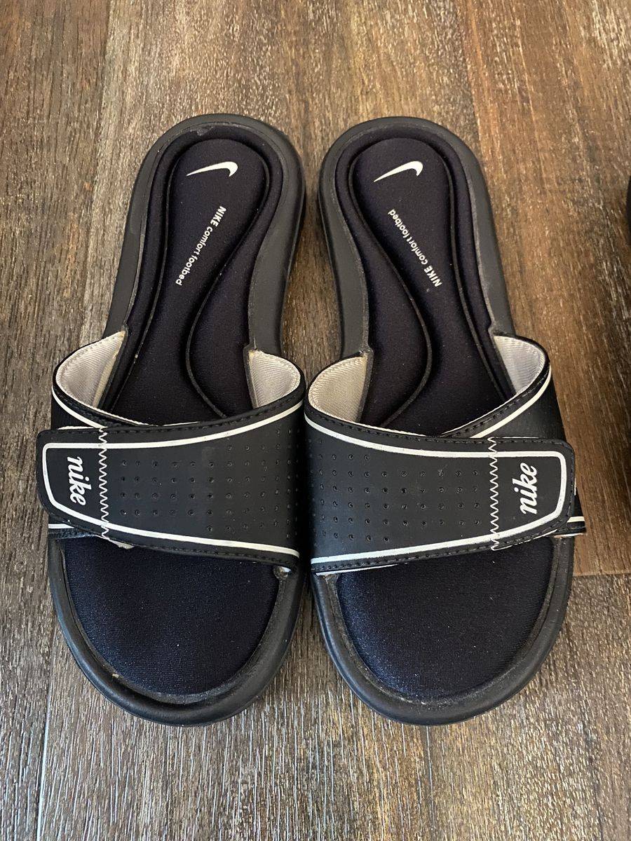 Womens Nike slides size 8 