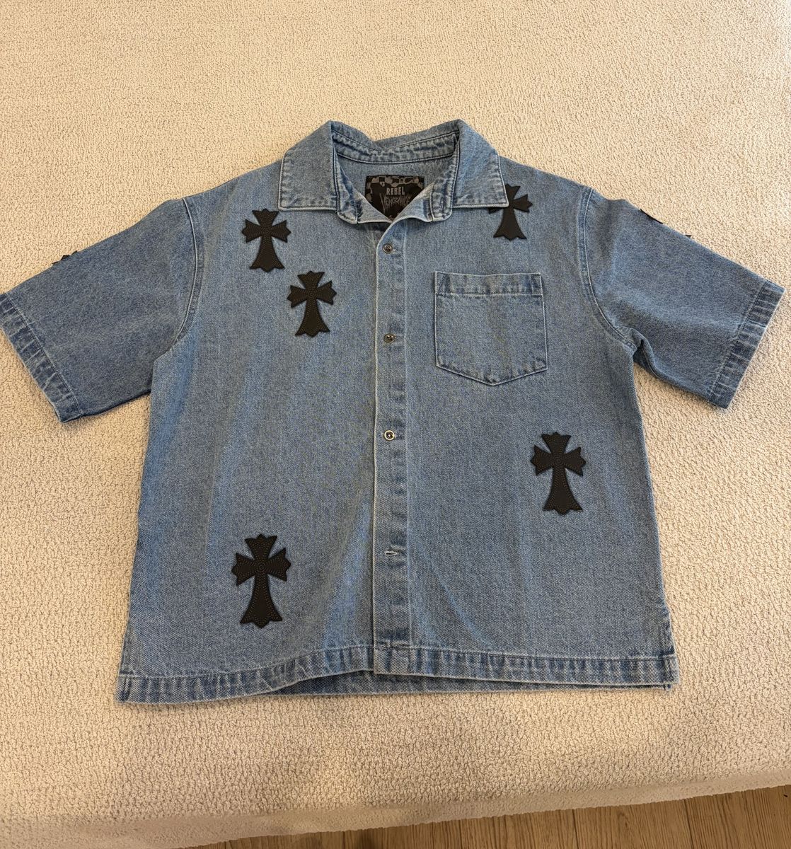 Rebel Vengeance Cross Denim Short-Sleeve Button-Up Shirt Medium w/ Chrome Heart Design Patches