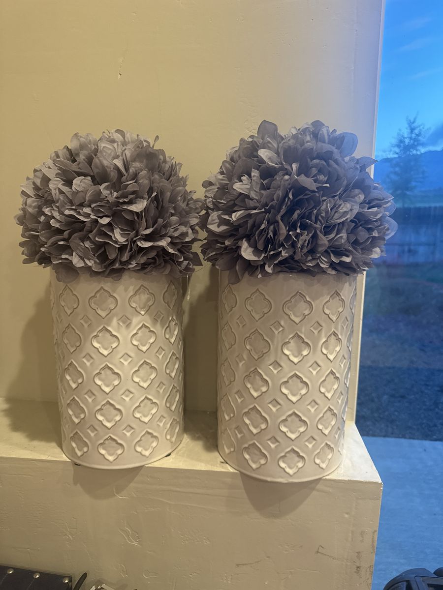Kitchen, living room or bathroom furniture accessory $40 for both, text is best.