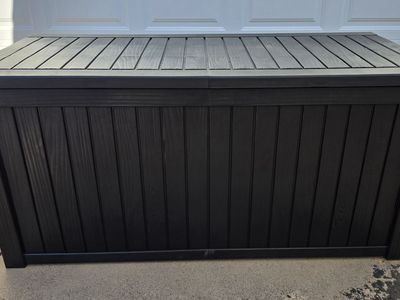 New Assembled 150gal Deck Box