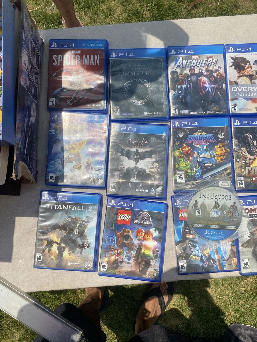 Sony PlayStation 4 PS4 Video Game Bundle - Spider-Man, Avengers, Batman, Overwatch, Titanfall 2 & More
