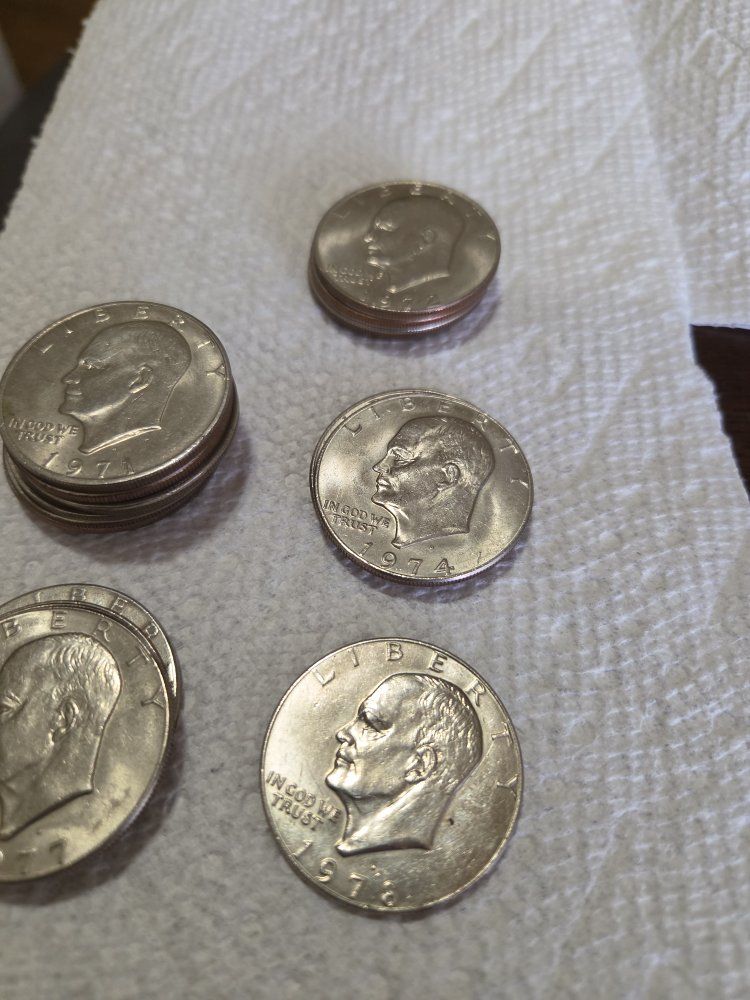 US Currency 10dollars each 17 left going fast started with 32 one hour ago