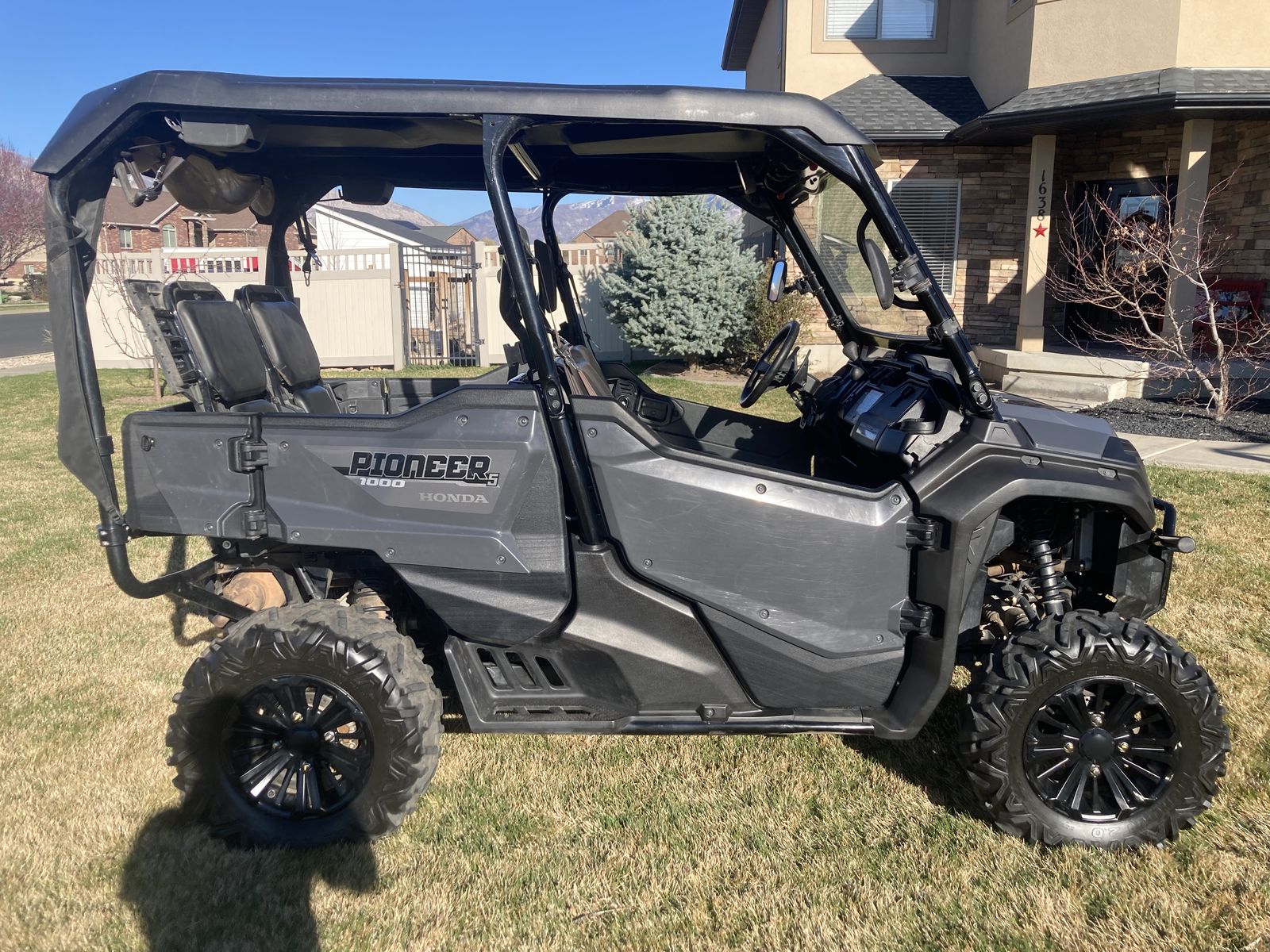 Honda Pioneer 1000 5