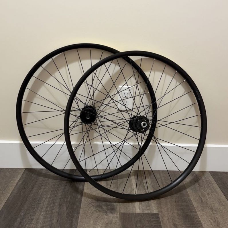 27.5 Devinci V2 Comp Wheelset