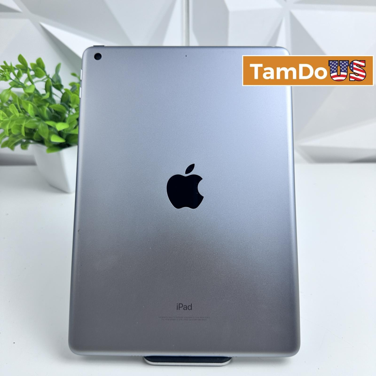 Apple iPad (5th Gen) 128GB, Wifi Only, Space Gray