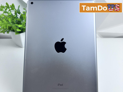 Apple iPad (5th Gen) 128GB, Wifi Only, Space Gray