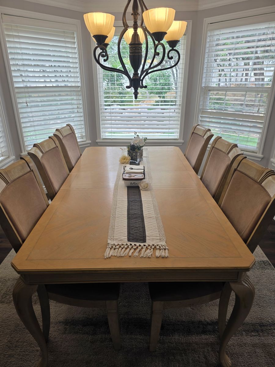Elegant Light Wood Dining Table & 6 Upholstered Chairs - Extendable Dining Set