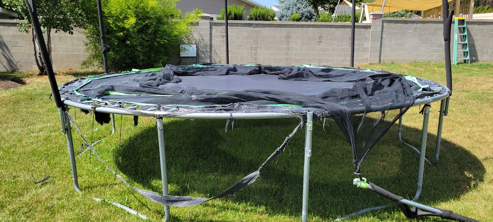 Free trampoline