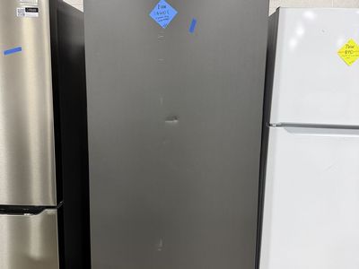 SPARKLING NEW FRIGIDAIRE 20 CF UPRIGHT FREEZER