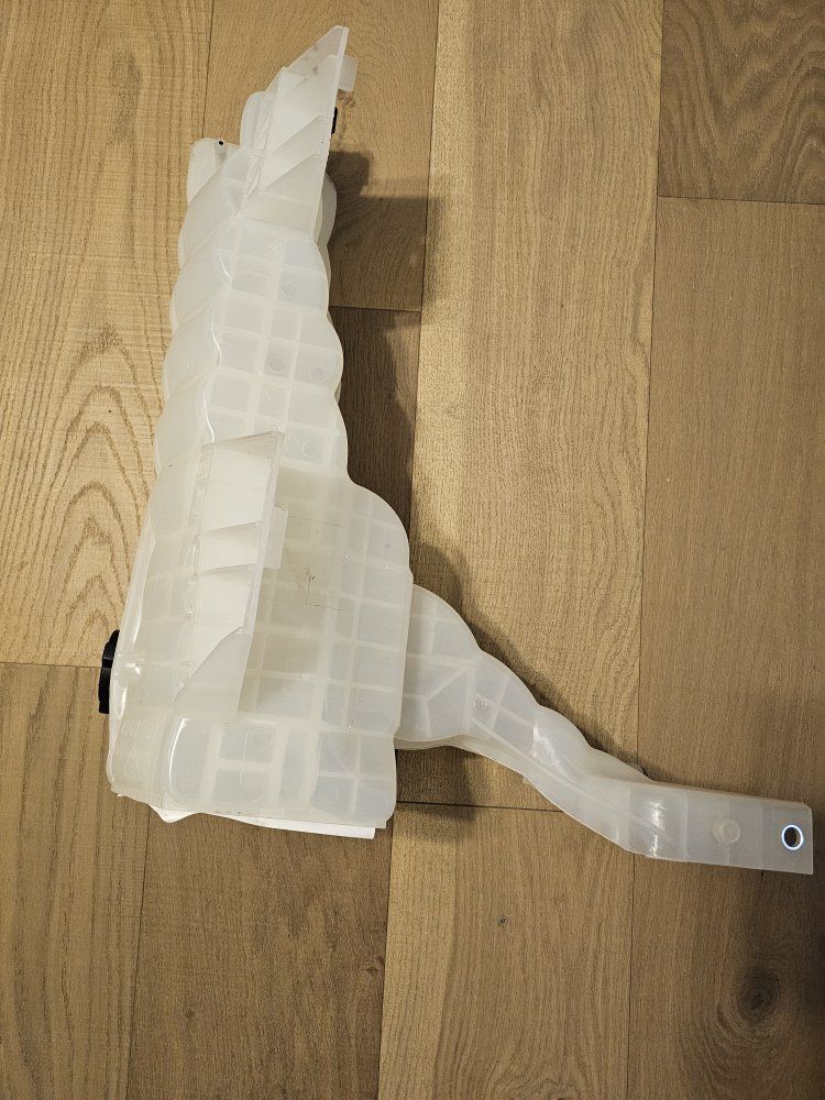 Main image 4