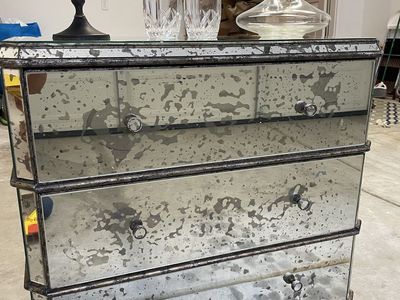 Antiqued mirrored nice little dresser