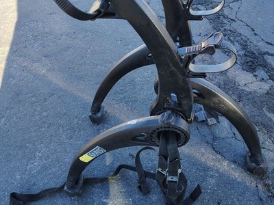 SARIS BONE 2 BIKE RACK FOR TRUNK,SUV,OR HATCHBACK