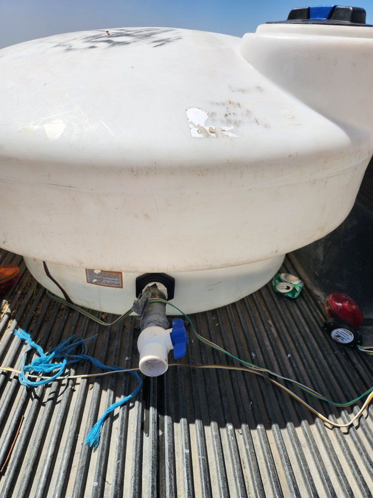 livestock water transfer tank - 210 Gallon Water/Liquid Container with Valve