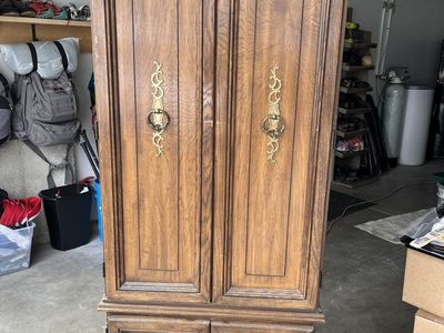 Singer- Model 380 Space Saver Cabinet/Sewing Machine. Singer Touch - Tronic 2010 Memory Machine