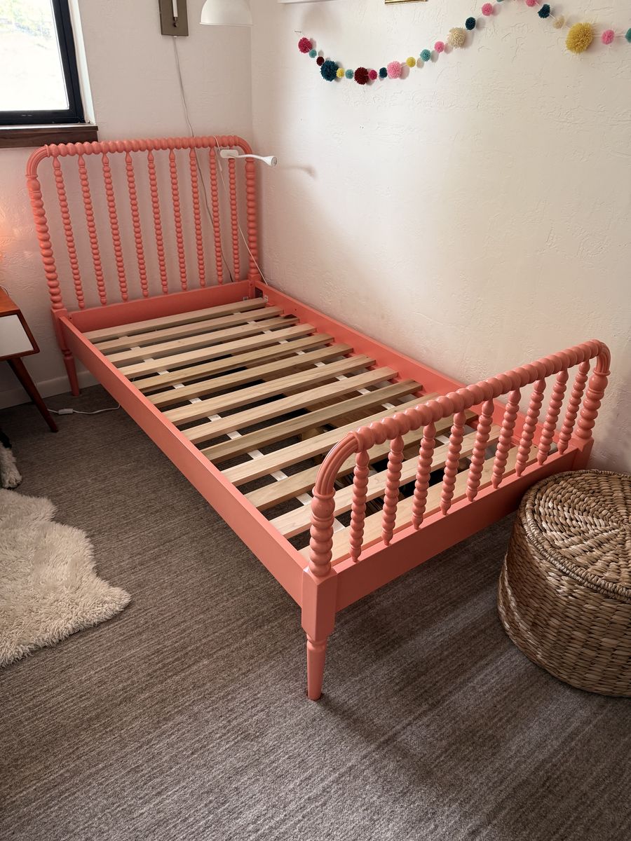 Pottery Barn Kids Jenny Lind Bed frame - twin