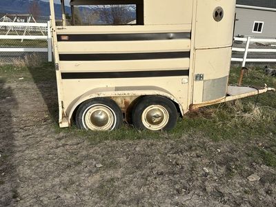 Old 2 Horse Trailer