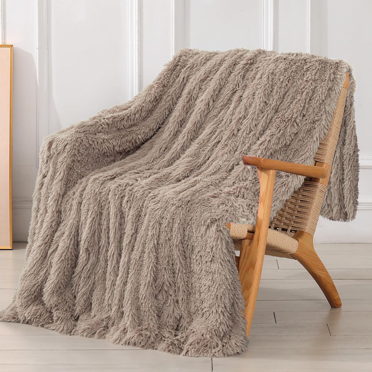 Tuddrom Decorative Extra Soft Faux Fur Throw Blanket 70"x78",Solid Reversible Fuzzy Lightweight Long Hair Shaggy Blanket,Fluffy 