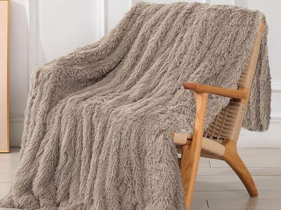 Tuddrom Decorative Extra Soft Faux Fur Throw Blanket 70"x78",Solid Reversible Fuzzy Lightweight Long Hair Shaggy Blanket,Fluffy