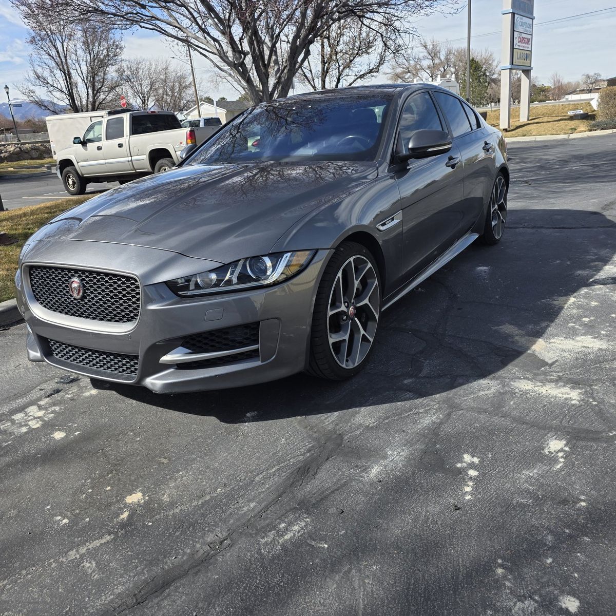 2017 Jaguar XE 35t R-Sport